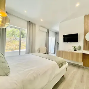 White Downtown Apartment Albufeira